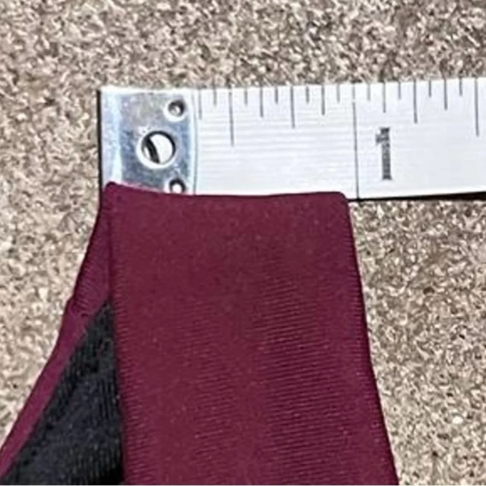 Old Navy Active Girls Maroon High Neck Sports Bra Top – Size XL Activewear